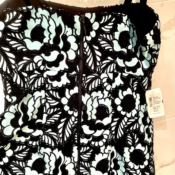 🆕 NANETTE LEPORE Romantic Lace Sheath Dress NWT SIZE 4 - Picture 10 of 15